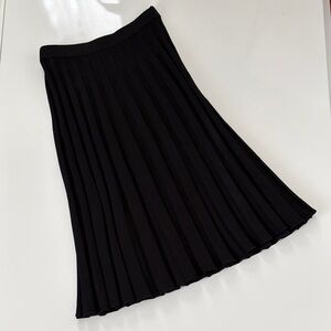 St. John Collection Black A-Line Skirt